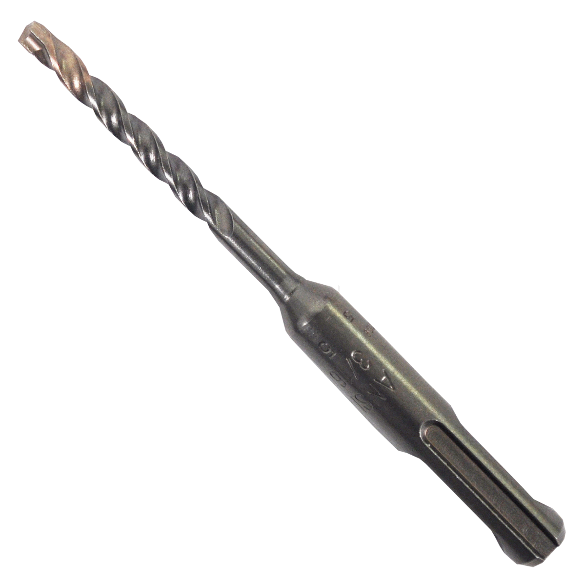 Broca de carburo con 3 filos de corte, ideal para perforar concreto con y sin refuerzo, piedra y ladrillo. Su diseño permite una mayor extracción de polvo, aumentando su rendimiento y duración. Resistencia al calentamiento y precisión en la perforación.